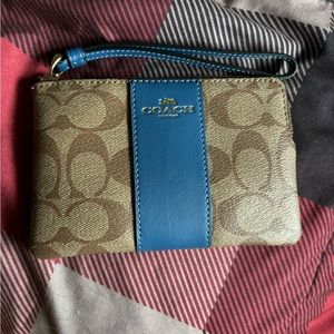 NWOT Coach Wristlet
